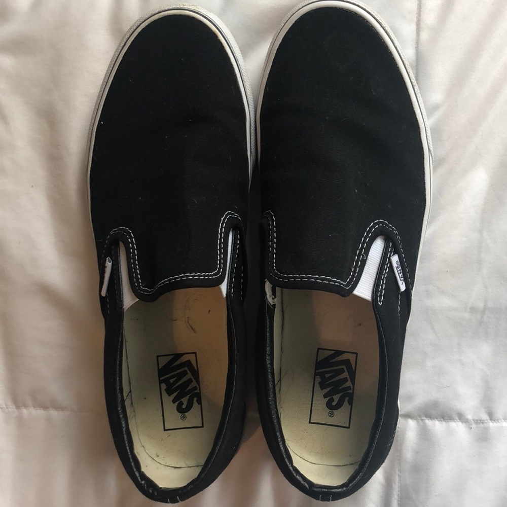black vans slide on